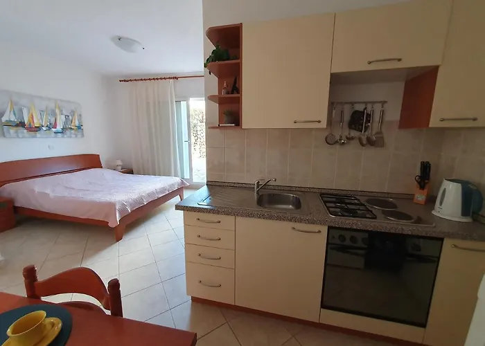 Διαμέρισμα Olive Garden Pag Pag Town